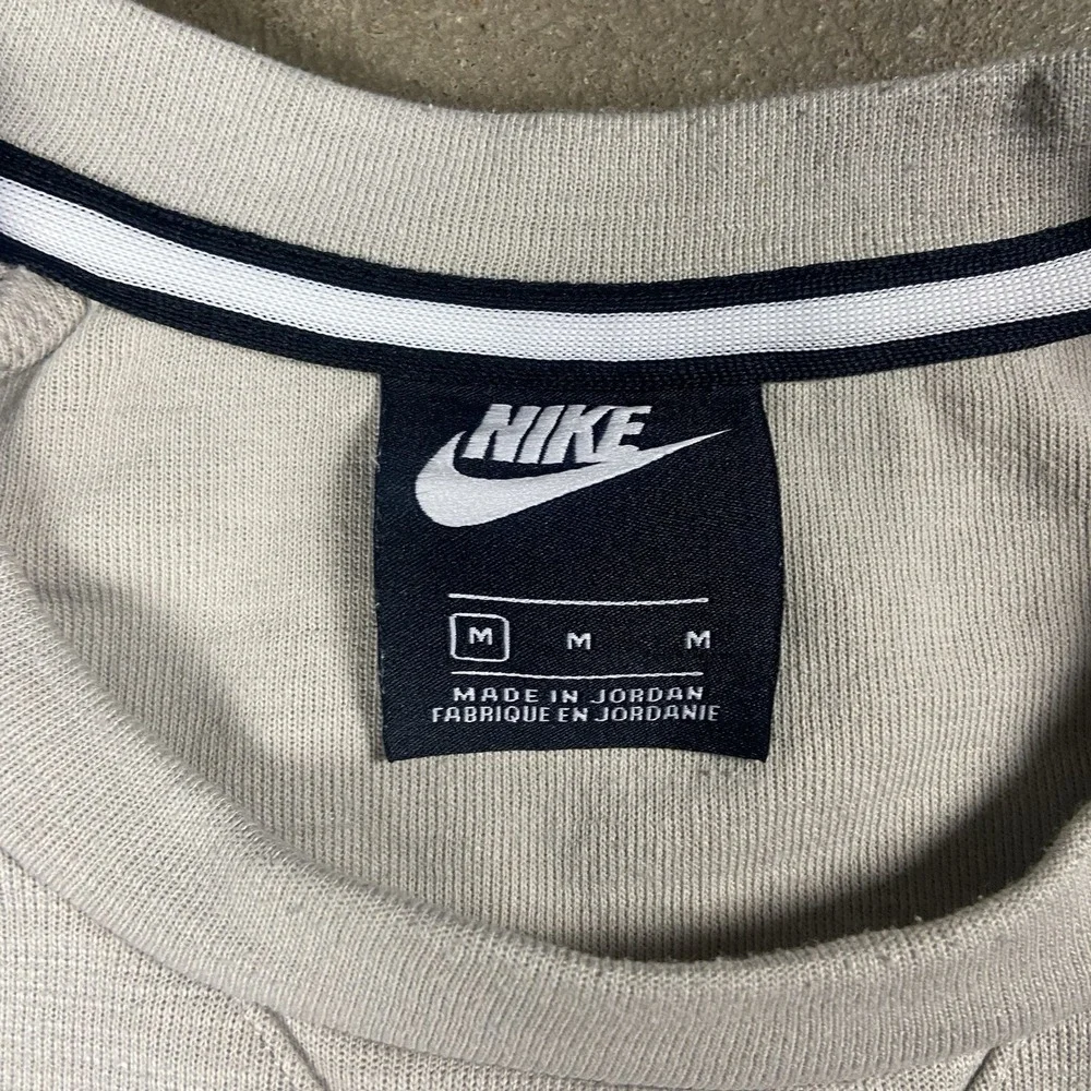 Nike Tech Fleece Sweatshirt Size Medium Beige Optic Pocket Crewneck Pullover